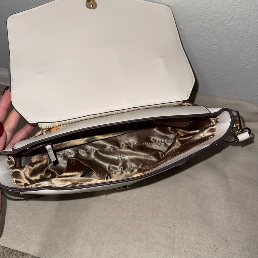 IMAN Convertable Bag - Picture 5 of 9
